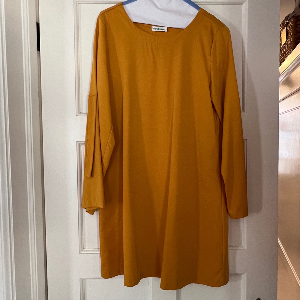 Retro gold dress